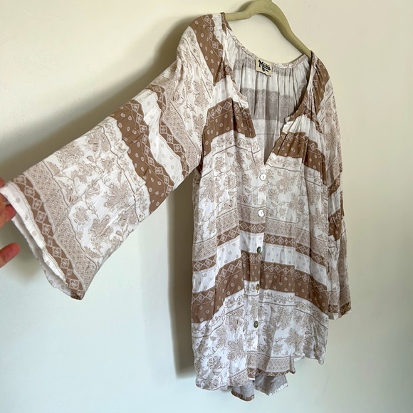 🎈3/$25🎈Show Me Your MuMu Button Down Rayon Blouse - Picture 1 of 5